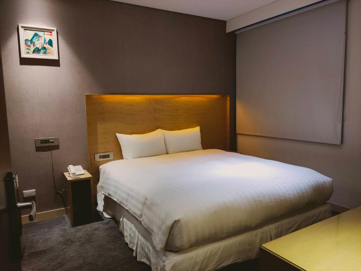麗馨商旅七賢館 Hotel Kaohsiung Luaran gambar
