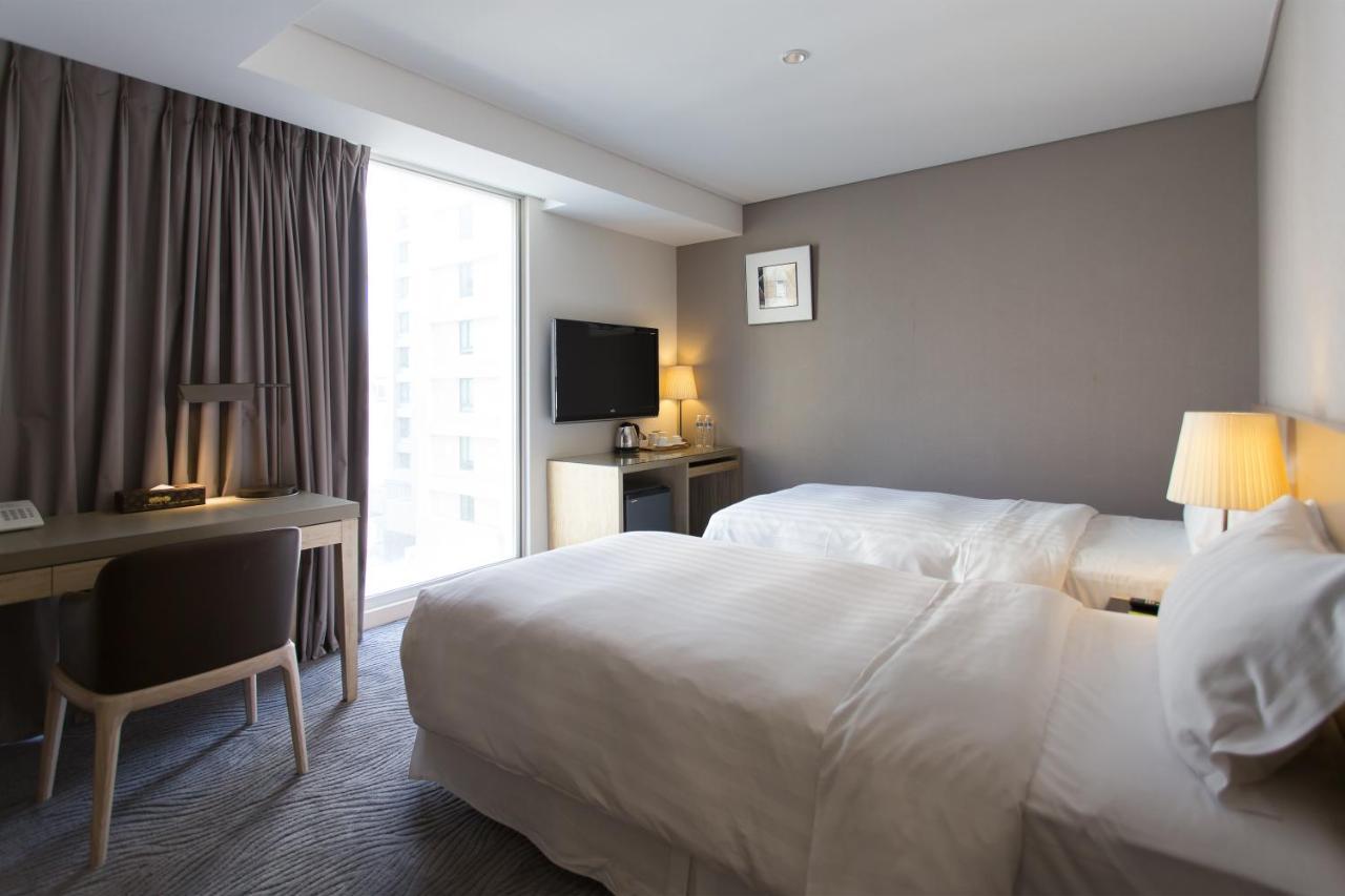 麗馨商旅七賢館 Hotel Kaohsiung Luaran gambar