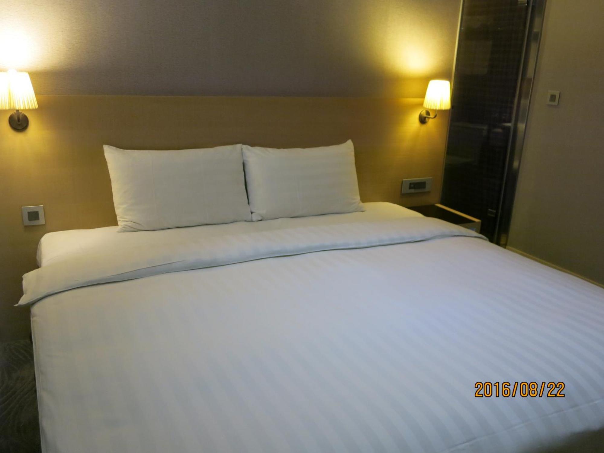 麗馨商旅七賢館 Hotel Kaohsiung Luaran gambar