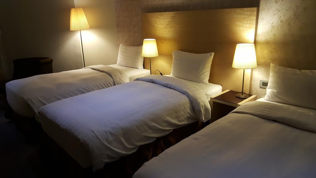 麗馨商旅七賢館 Hotel Kaohsiung Luaran gambar