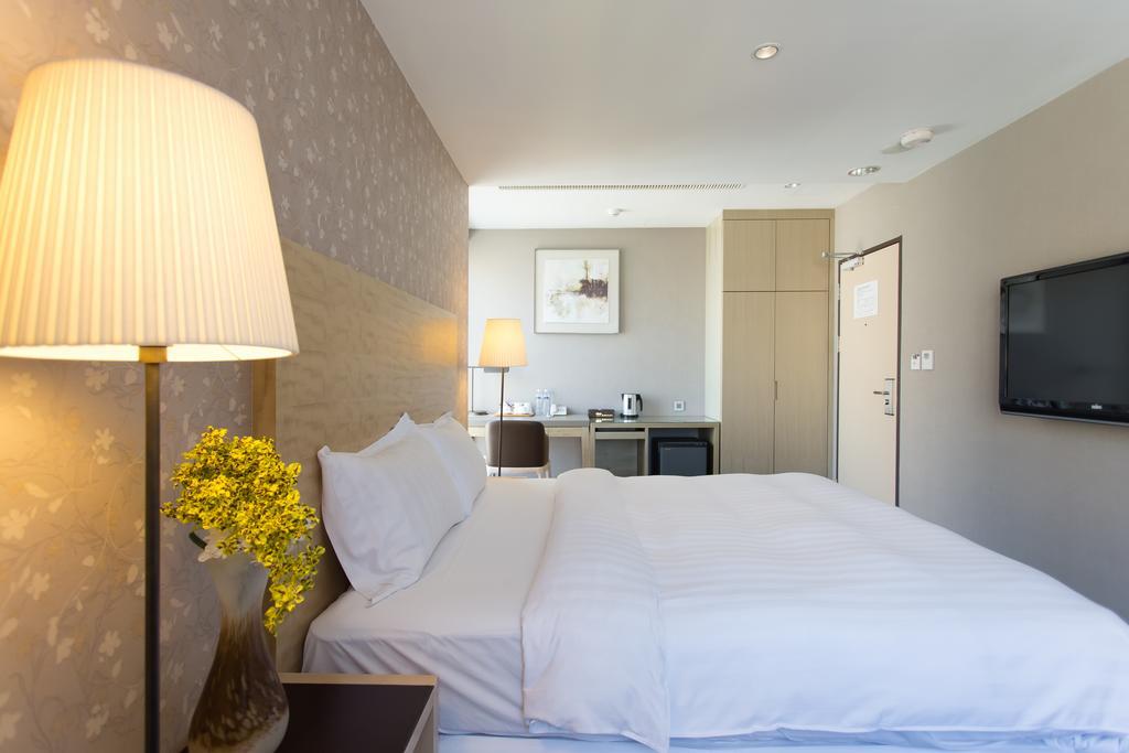 麗馨商旅七賢館 Hotel Kaohsiung Luaran gambar