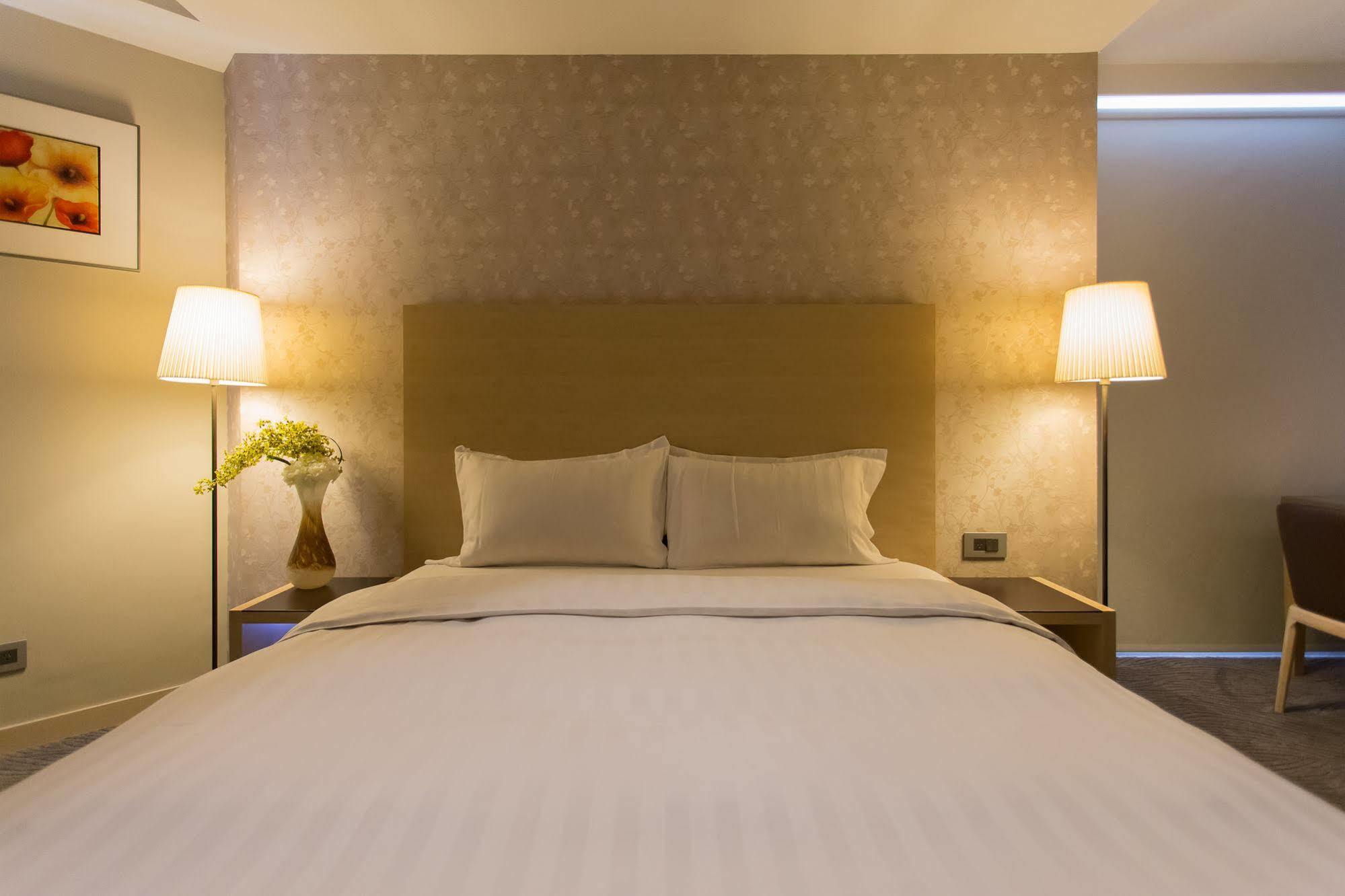 麗馨商旅七賢館 Hotel Kaohsiung Luaran gambar