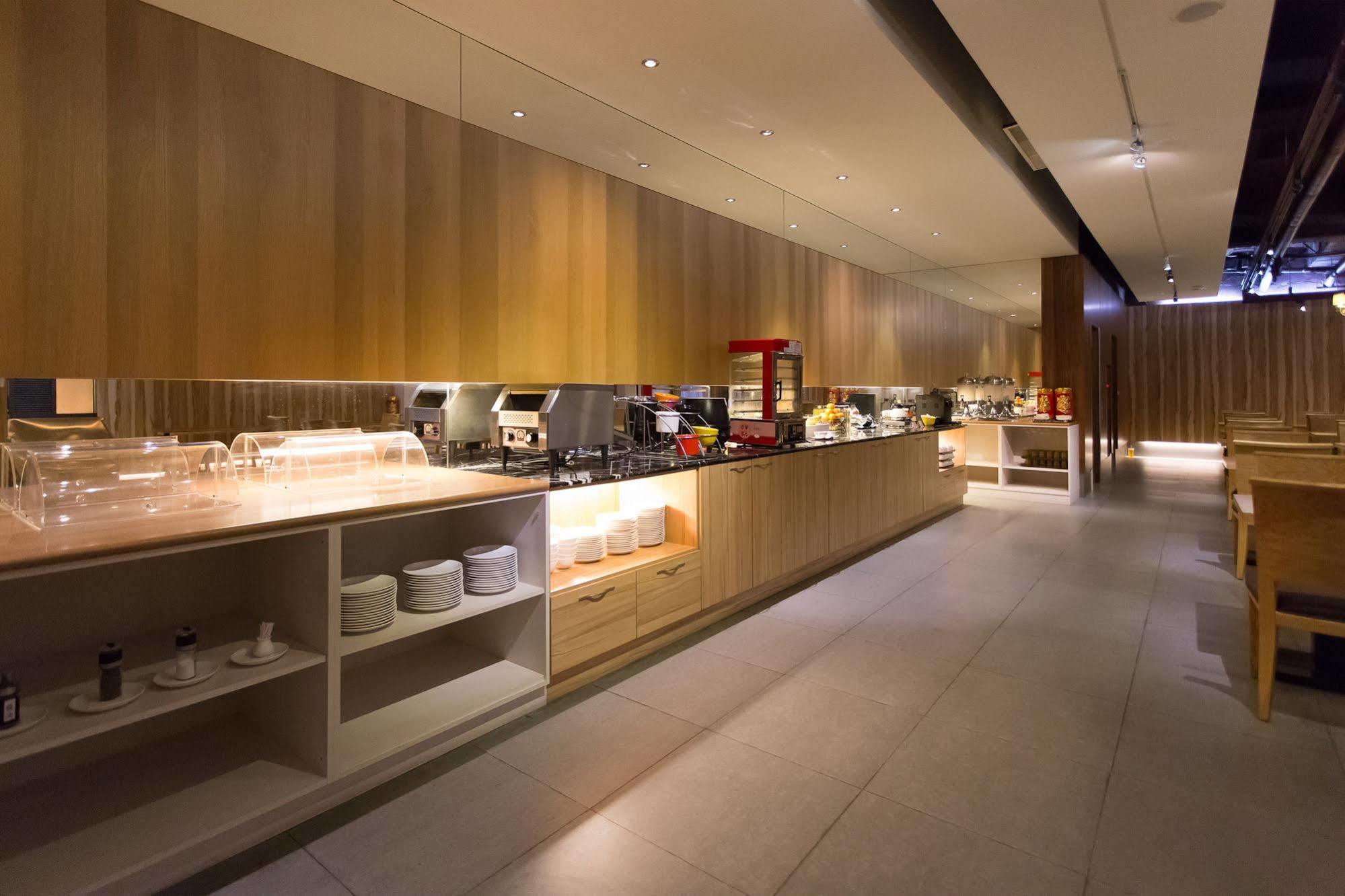 麗馨商旅七賢館 Hotel Kaohsiung Luaran gambar