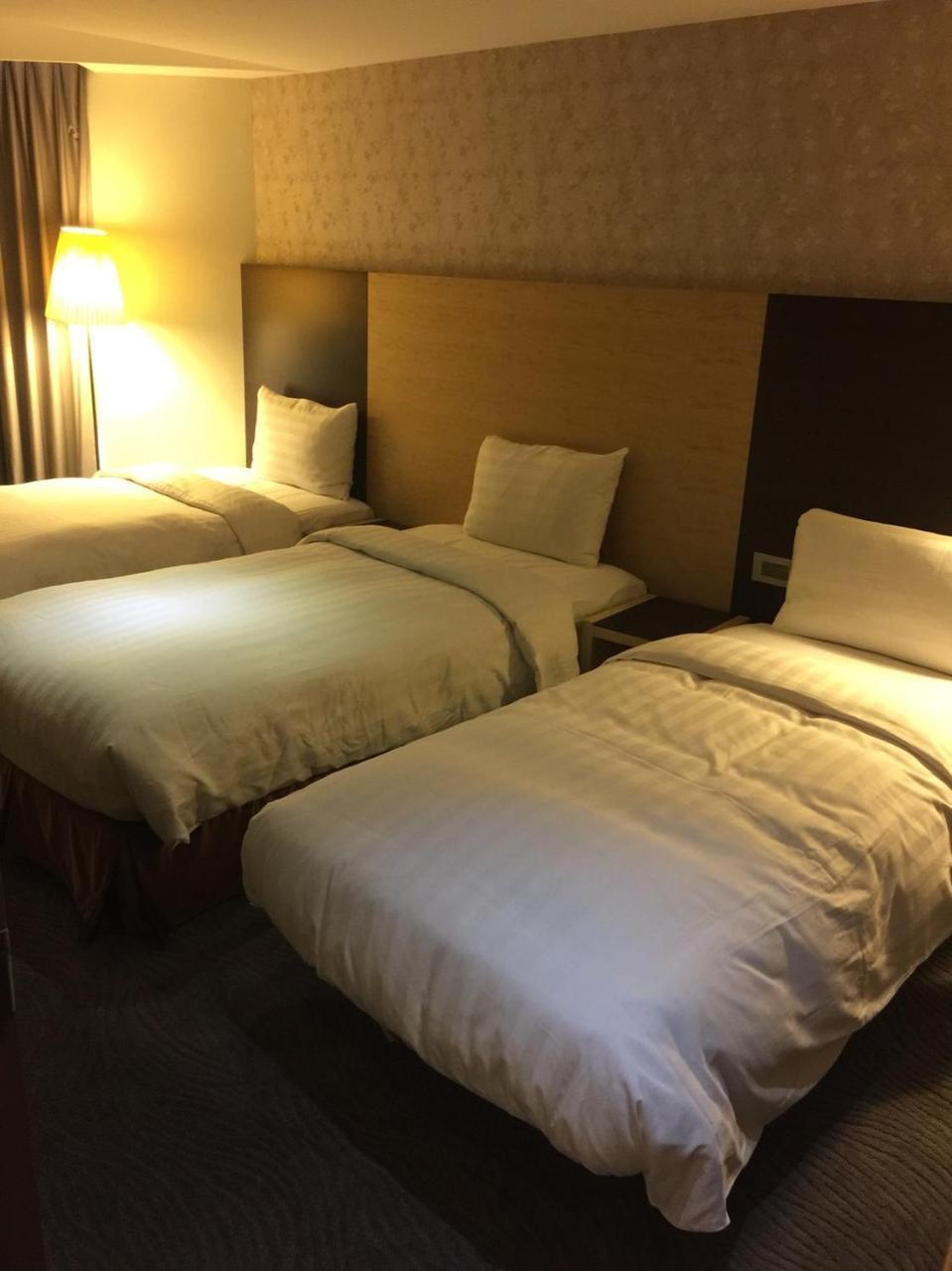 麗馨商旅七賢館 Hotel Kaohsiung Luaran gambar