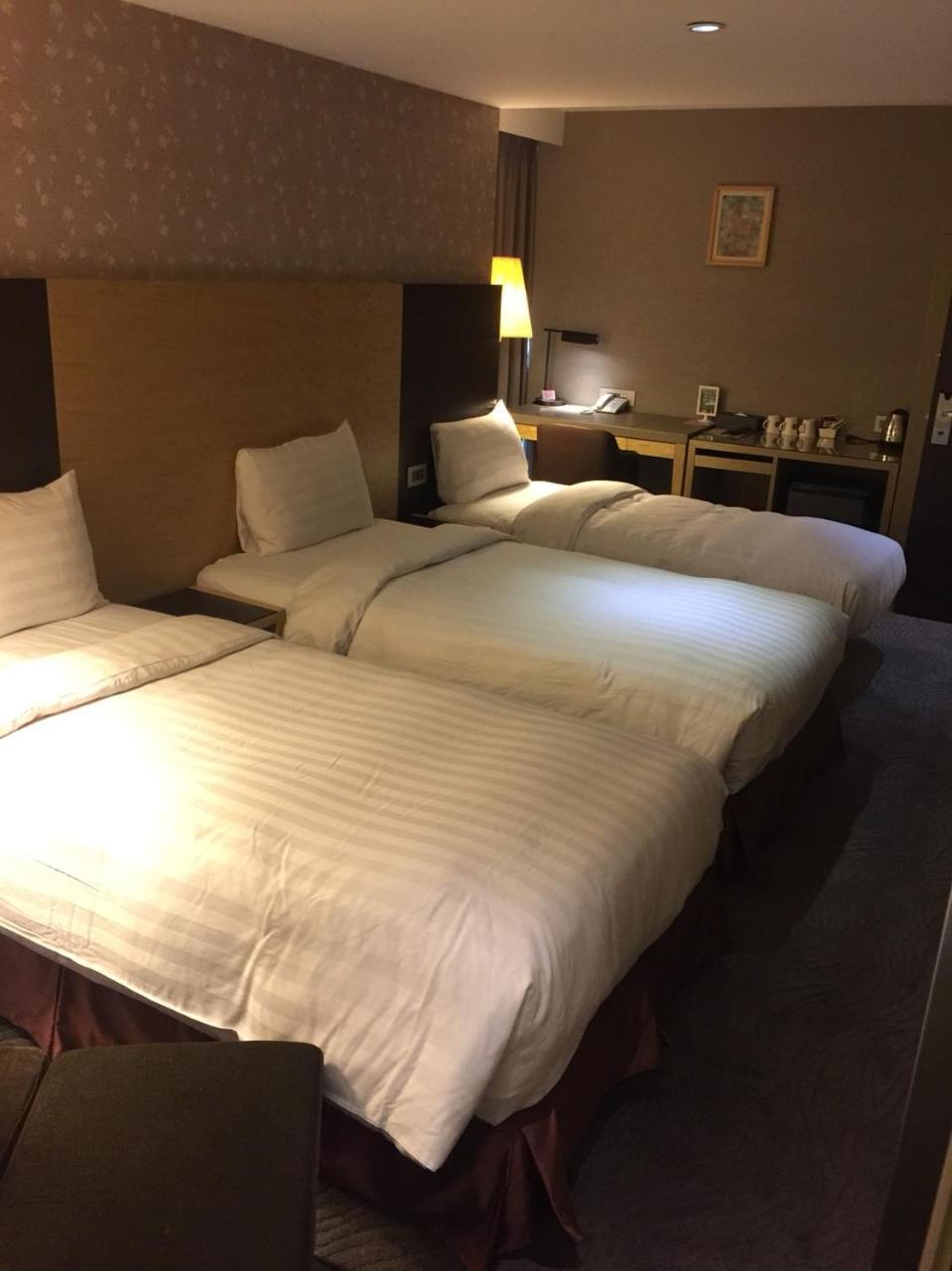 麗馨商旅七賢館 Hotel Kaohsiung Luaran gambar