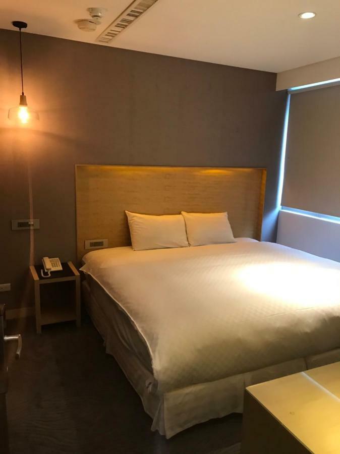 麗馨商旅七賢館 Hotel Kaohsiung Luaran gambar