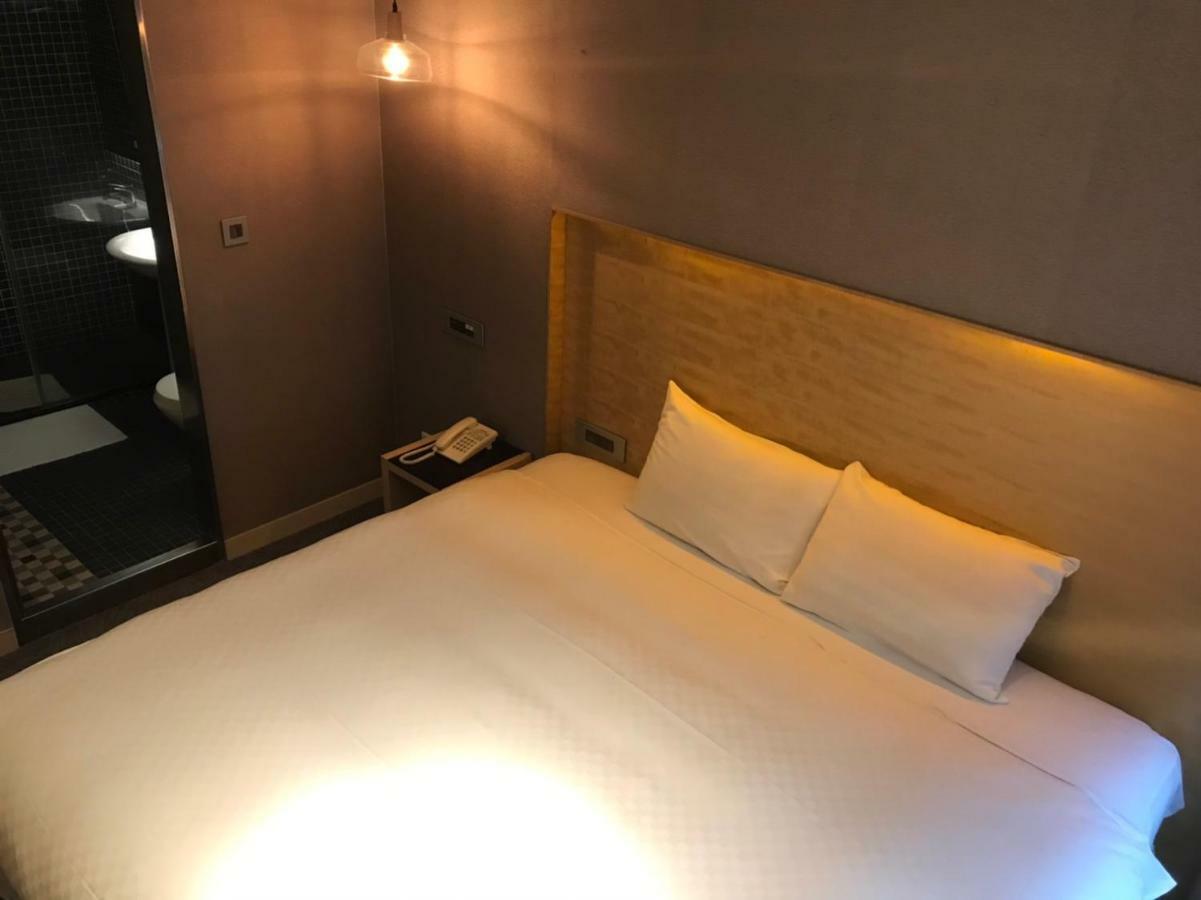麗馨商旅七賢館 Hotel Kaohsiung Luaran gambar