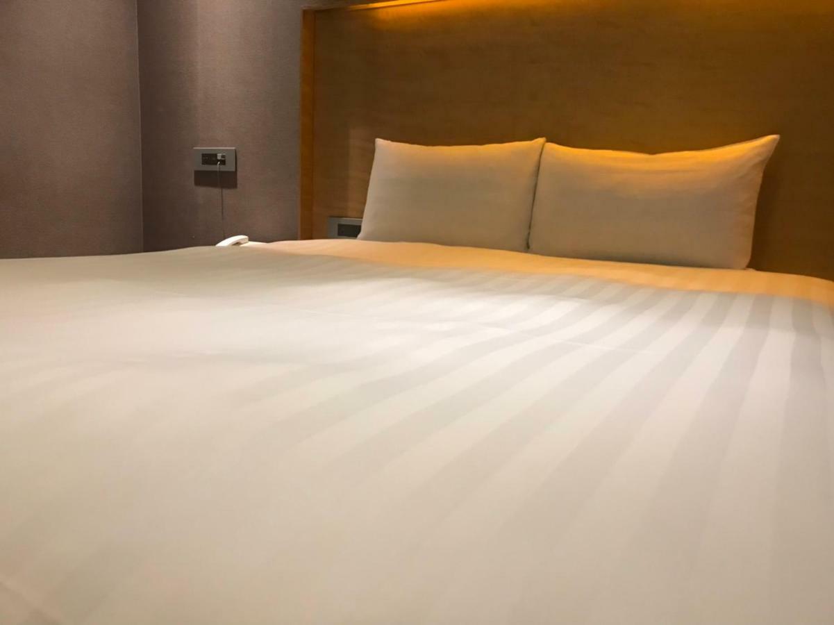 麗馨商旅七賢館 Hotel Kaohsiung Luaran gambar